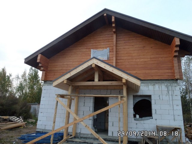Комбинированный дом из пеноблока и бруса